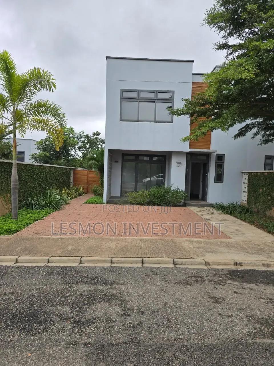 Furnished 2bdrm Apartment in Lesmon Investment, Oxford Street for rent - 2 bedroom Apartment in Greater Accra, Osu, Oxford Street - Rent