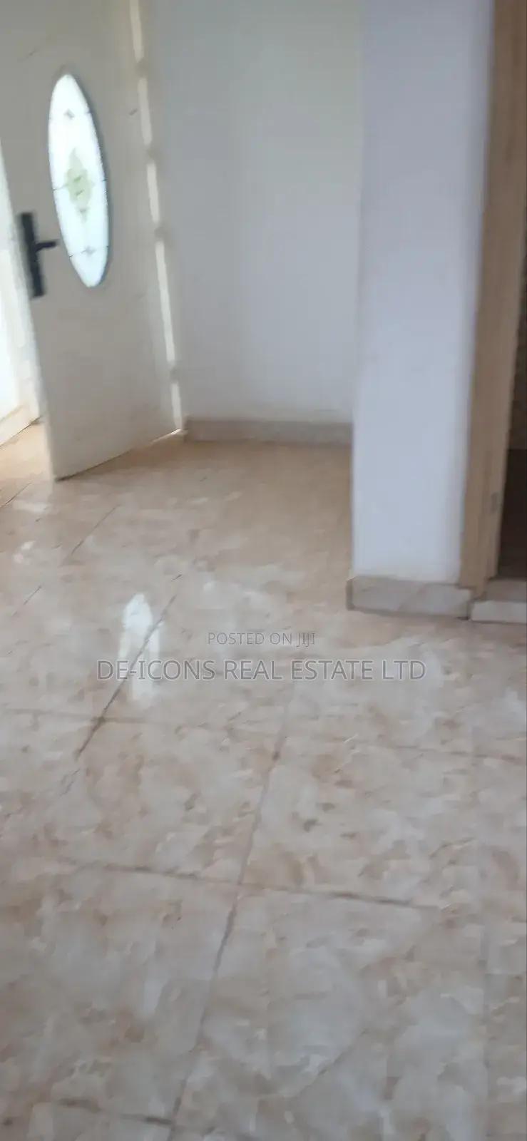 1bdrm Apartment in De-Icons Real Estate, Awutu Senya East Municipal - 1 bedroom Apartment in Central Region, Awutu Senya East Municipal - Rent