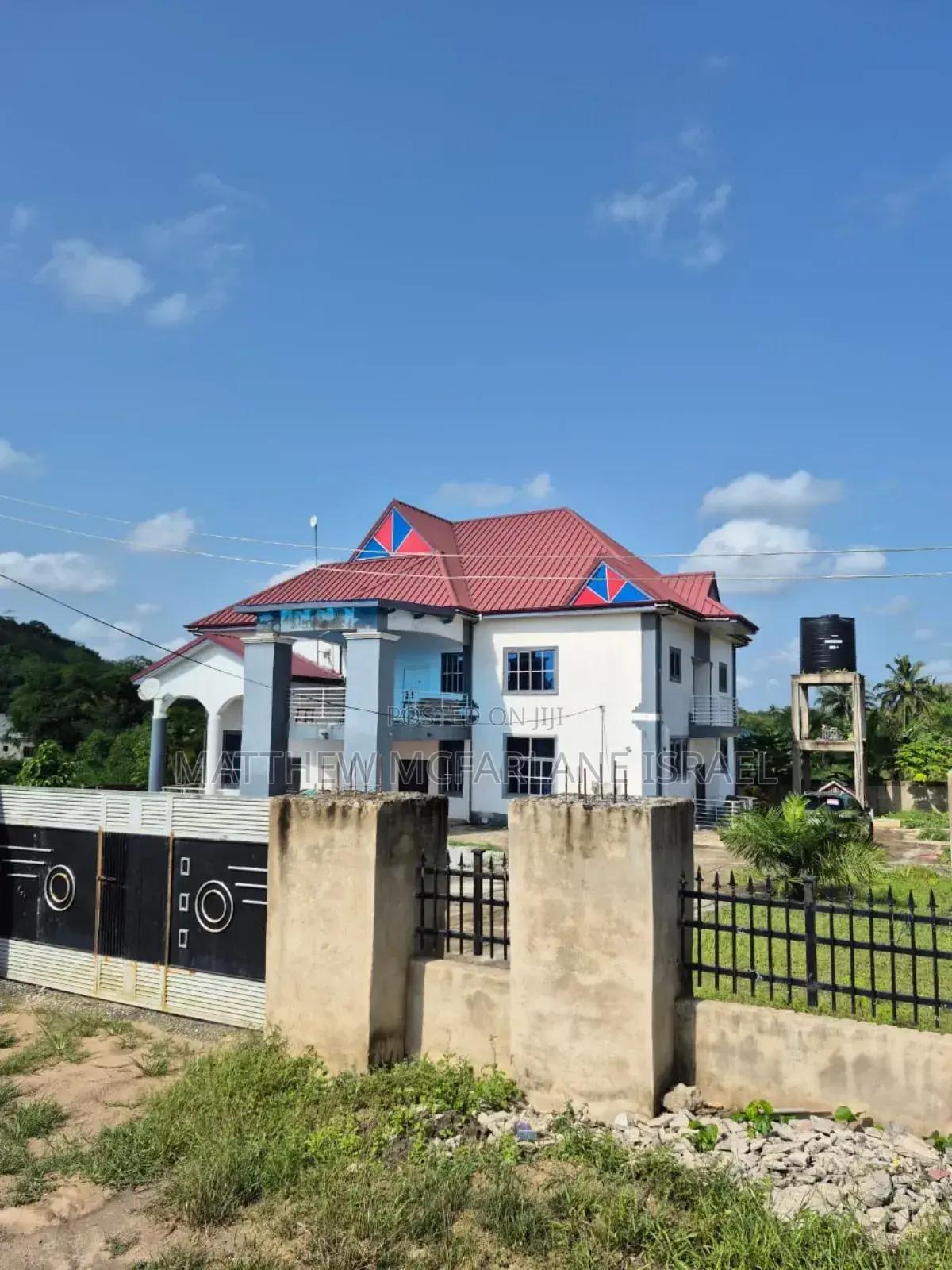 5bdrm House in Beautiful House, Cape Coast Metropolitan for sale - 5 bedroom House in Central Region, Cape Coast Metropolitan, 22/10 - Sale