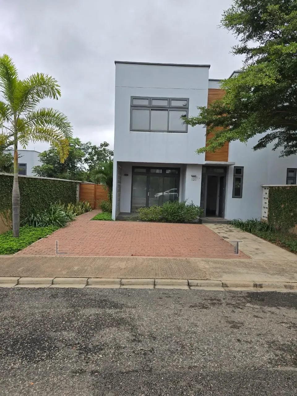 Furnished 2bdrm Apartment in Lesmon Investment, Oxford Street for rent - 2 bedroom Apartment in Greater Accra, Osu, Oxford Street - Rent