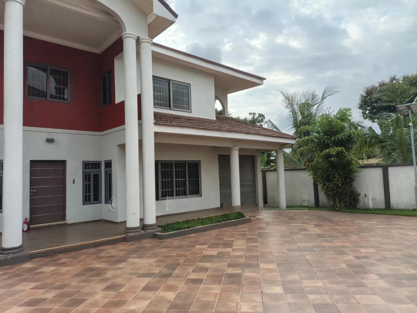 Furnished 5bdrm House in Parakou Estate, Kumasi Metropolitan for rent - 5 bedroom House in Ashanti, Kumasi Metropolitan - Rent