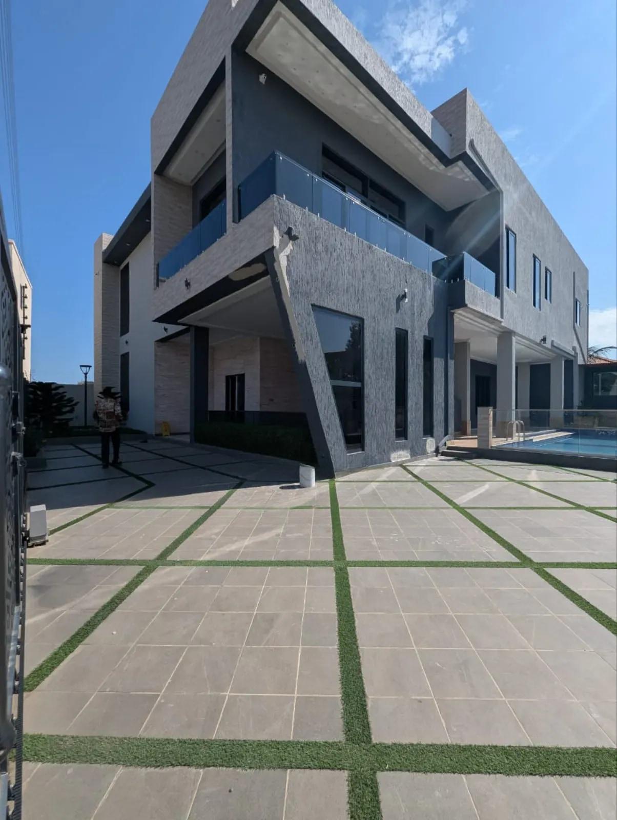 6bdrm House in East Airport, Spintex for sale - 6 bedroom House in Greater Accra, Spintex - Sale