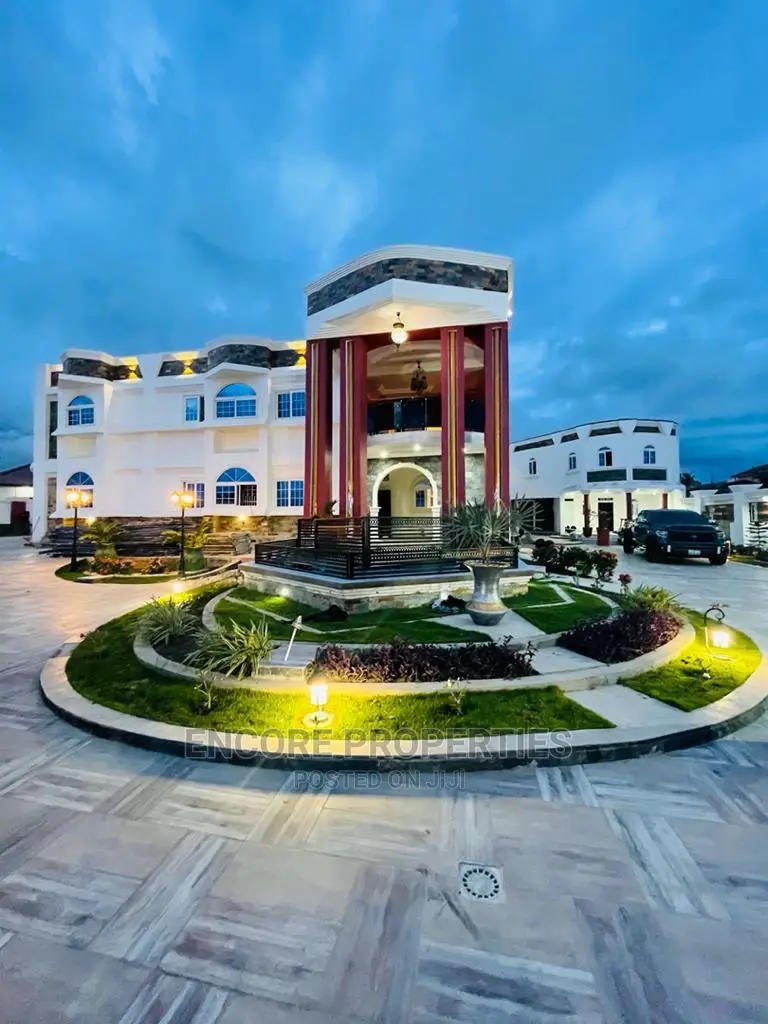 8bdrm Mansion in Tema for Sale - 8 bedroom House in Greater Accra, Tema Metropolitan - Sale