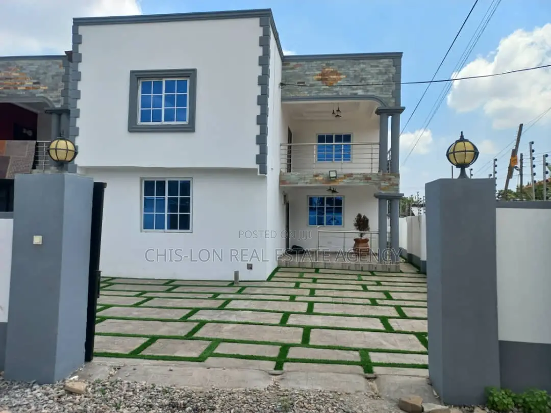 4bdrm Duplex in Taifa Apostolic, St John's Area for sale - 4 bedroom House in Greater Accra, Taifa-Burkina, St John's Area - Sale