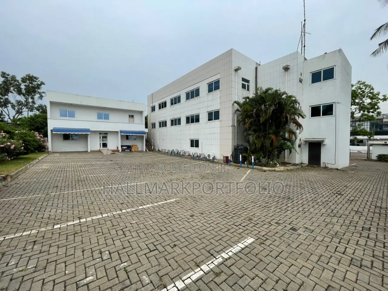 Commercial Property for Sale Airport Residential - Commercial in Greater Accra, Airport Residential Area - Sale
