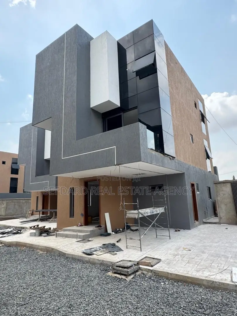 Furnished 5bdrm Mansion in Airport Residential Area for sale - 5 bedroom House in Greater Accra, Airport Residential Area - Sale