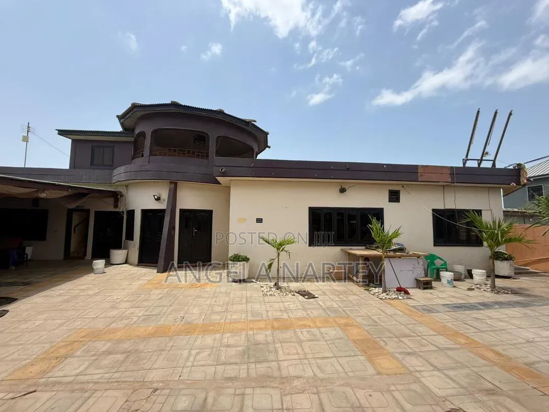 10 Bedroom Guest House for Sale - 10 bedroom House in Greater Accra, Accra Metropolitan - Sale