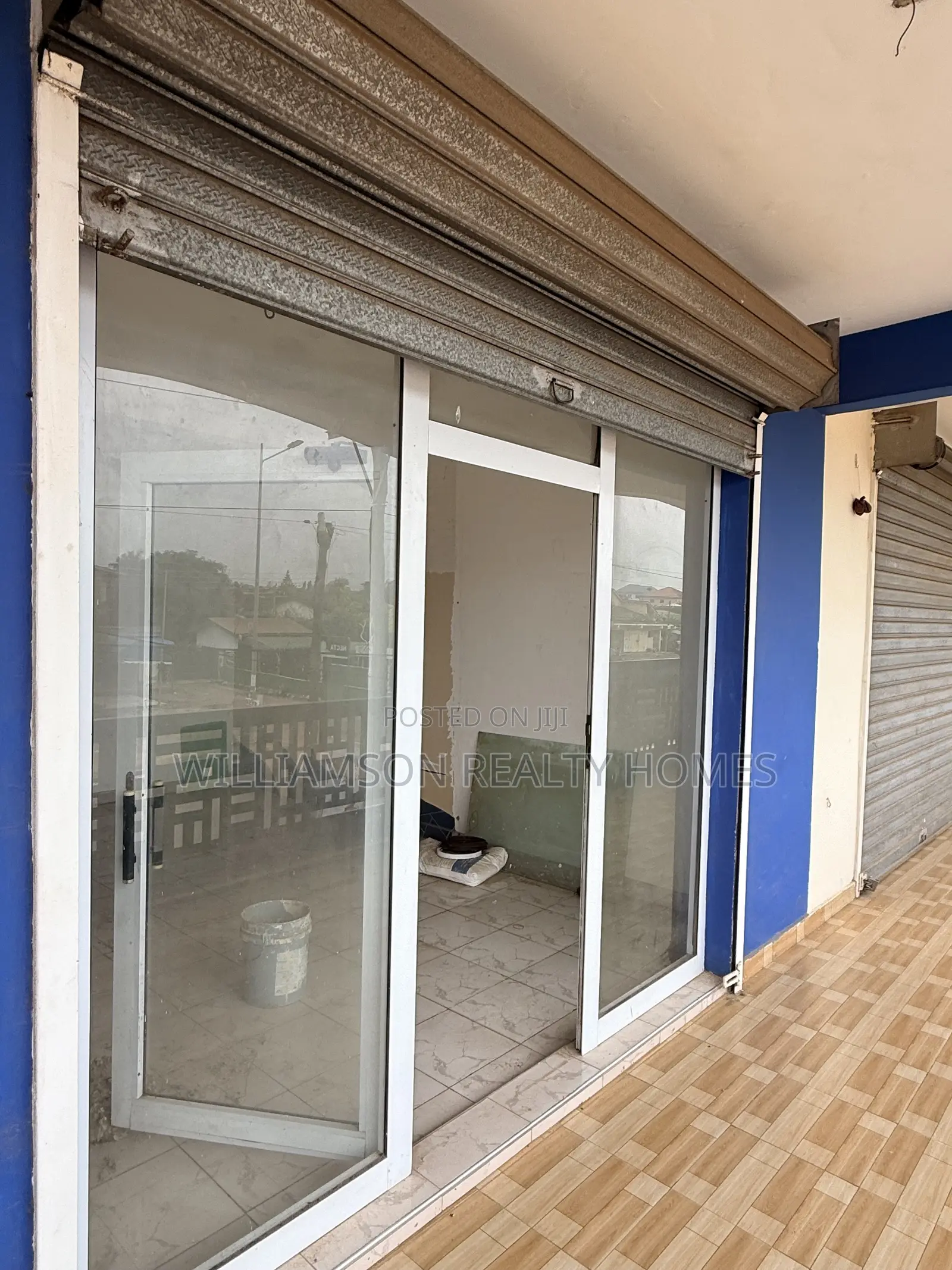 Spacious Shop/Store/Office Space/Showroom Wit an Extra Office,Spintex - Commercial in Greater Accra, Spintex - Rent