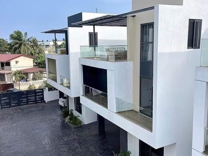 5 bedroom townhouse for sale at Cantonments east - 5 bedroom House in Cantonments east - Sale