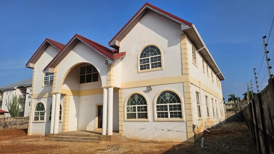 7 bedroom house for sale at Adjiringanor EAST LEGON - 7 bedroom House in Adjiringanor EAST LEGON - Sale