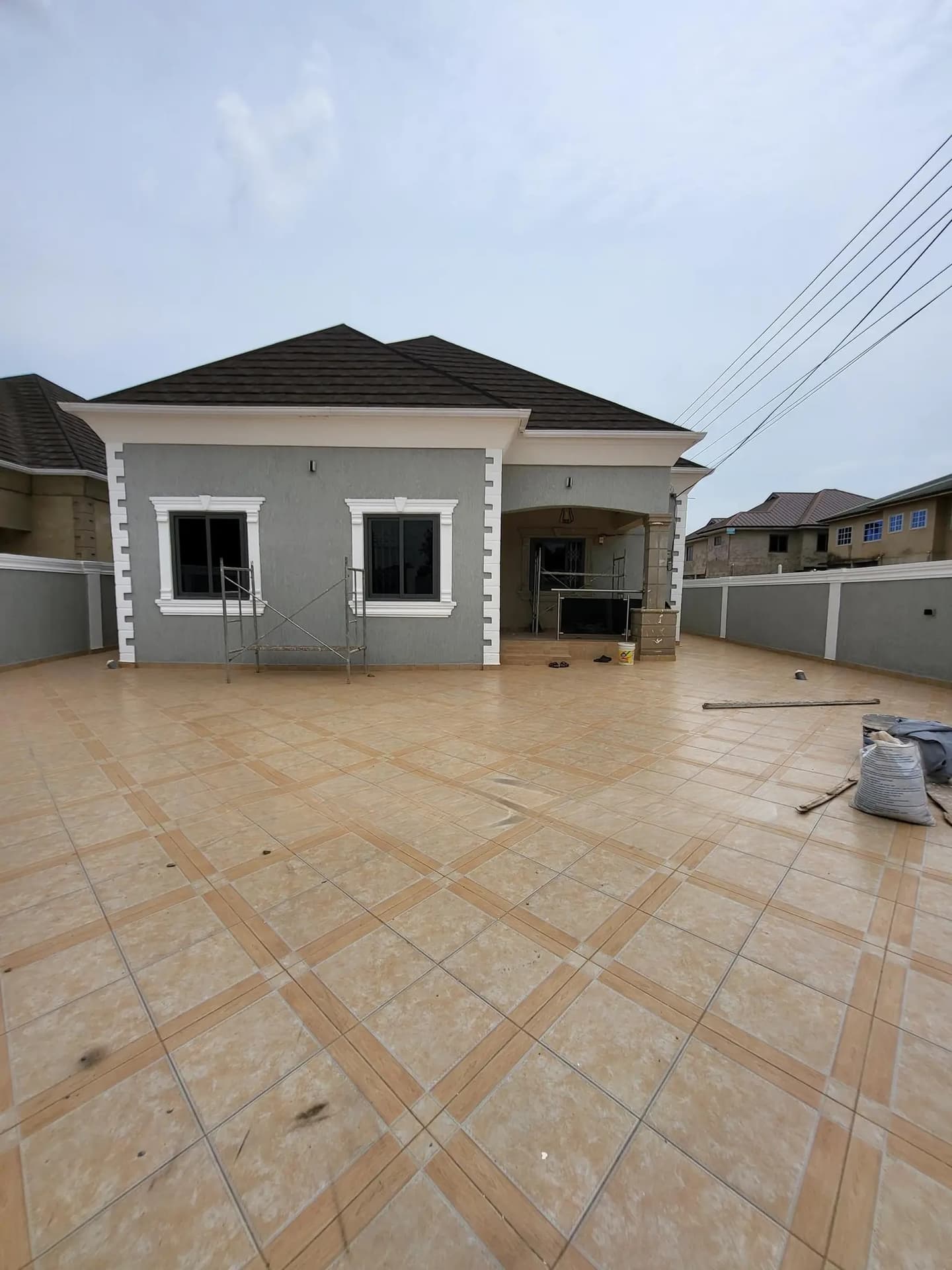 3bdrm House in Mr Dennis Estates, Ola Achool Area for sale - 3 bedroom House in Greater Accra, Tantra Hills, Ola Achool Area - Sale