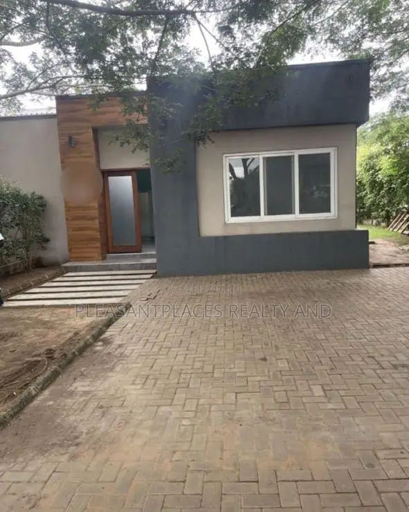 3bdrm House in Pleasantplaces And, School Junction for rent - 3 bedroom House in Greater Accra, Ashaley Botwe, Ashaley Botwe School Junction - Rent