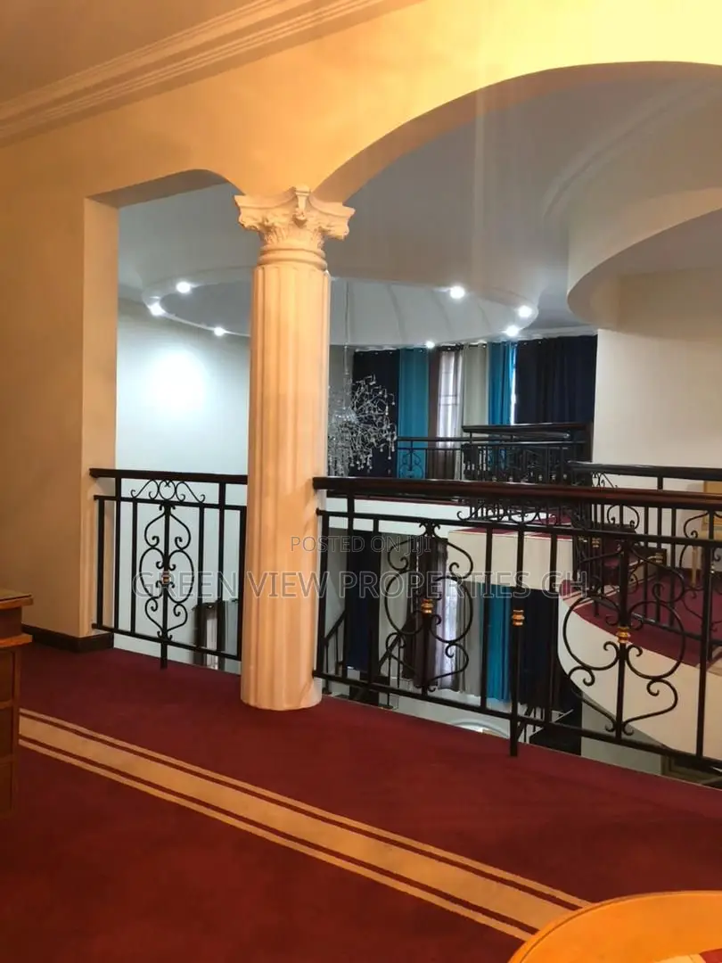 Furnished 8bdrm Mansion in McCarthy Hill for sale - 8 bedroom House in Greater Accra, McCarthy Hill - Sale