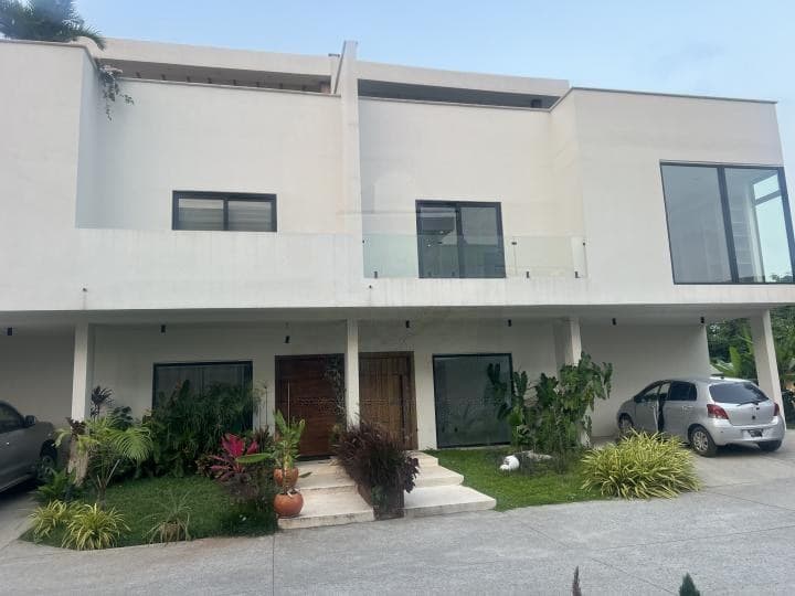 4 bedroom townhouse for rent at Cantonments - 4 bedroom House in Cantonments - Rent