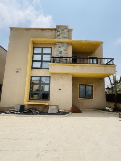 4 bedroom house for rent at Lakeside Estate - 4 bedroom House in Lakeside Estate - Rent
