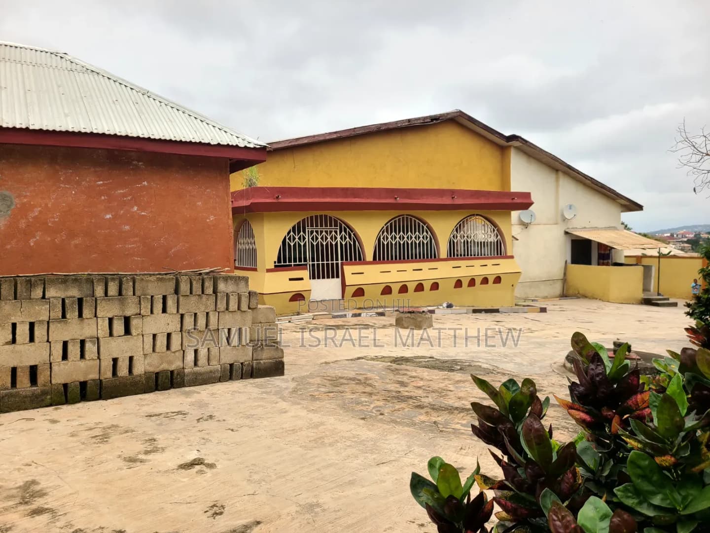 Furnished 6bdrm House in Medoma, Afigya-Kwabre for sale - 6 bedroom House in Ashanti, Afigya-Kwabre - Sale