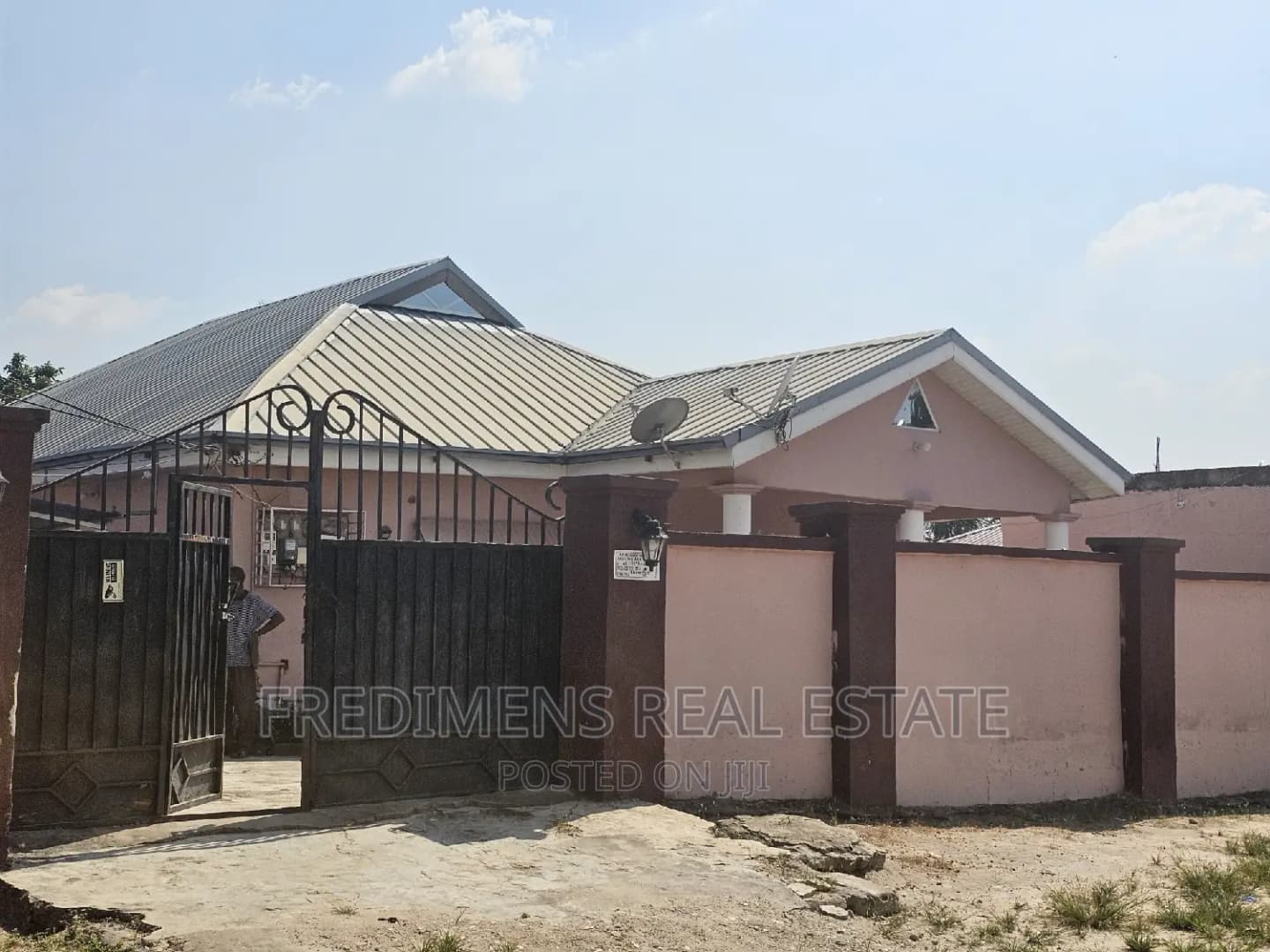 4bdrm House in Fredimens Real, Kumasi Metropolitan for sale - 4 bedroom House in Ashanti, Kumasi Metropolitan - Sale