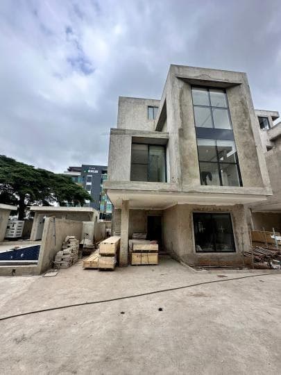 5 bedroom townhouse for sale at Airport Residential Area - 5 bedroom House in Airport Residential Area - Sale
