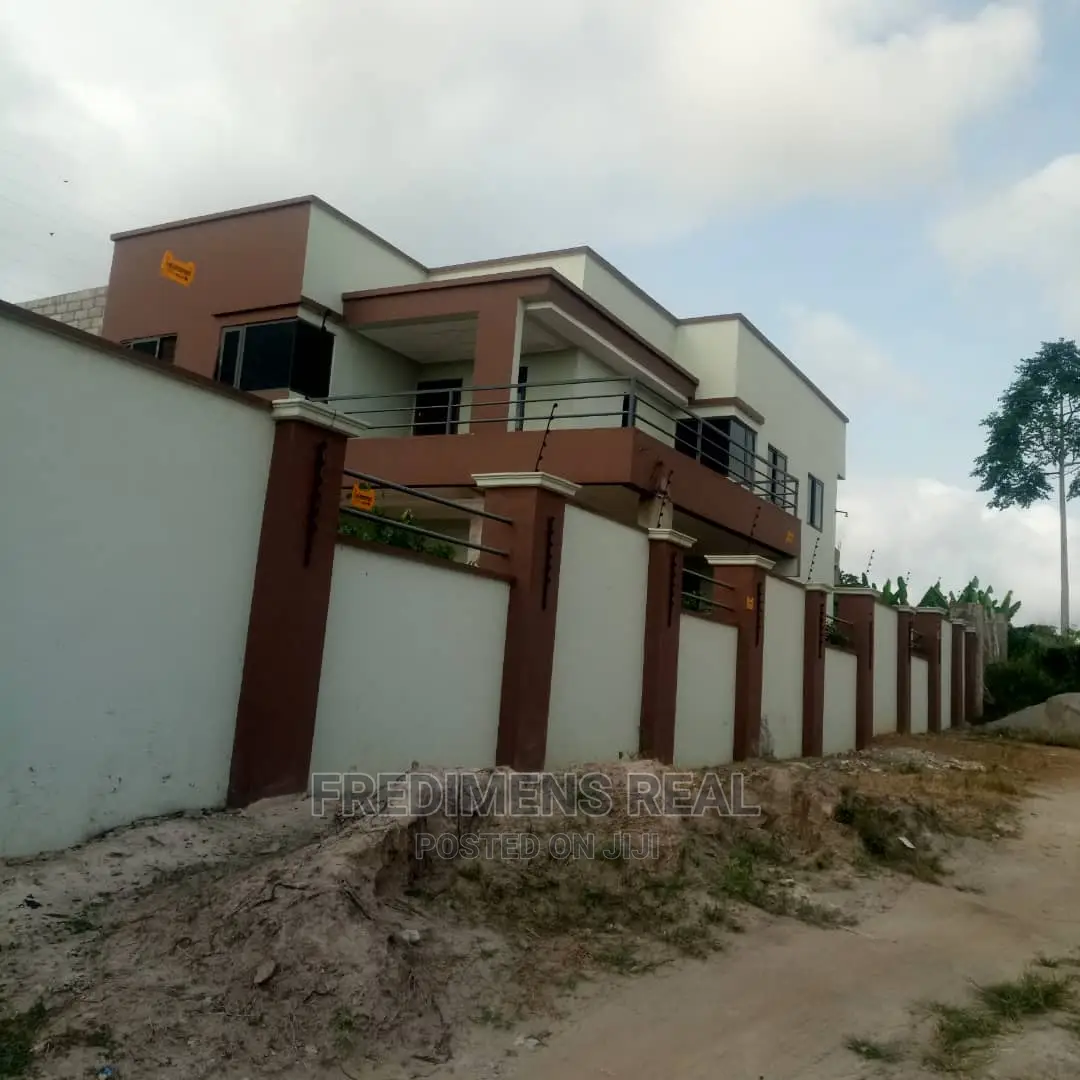 4bdrm House in Fredimens Real, Kumasi Metropolitan for Sale - 4 bedroom House in Ashanti, Kumasi Metropolitan - Sale