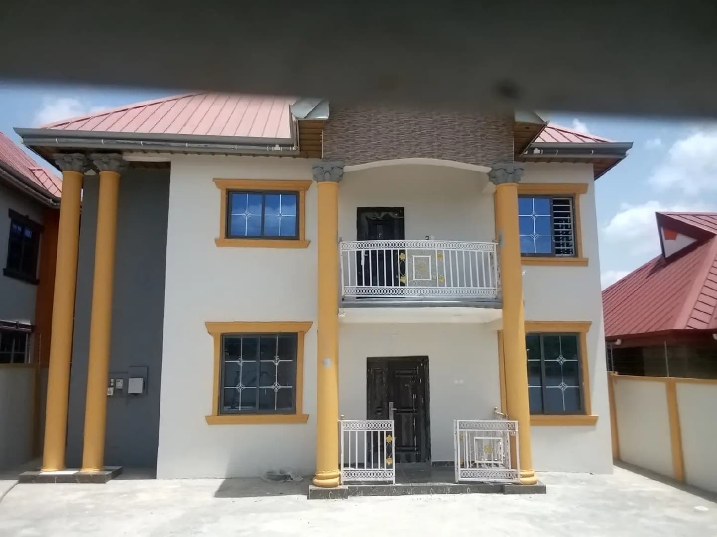 Furnished 5bdrm Mansion in B2 Properties Agency, Kumasi Metropolitan - 5 bedroom House in Ashanti, Kumasi Metropolitan - Sale