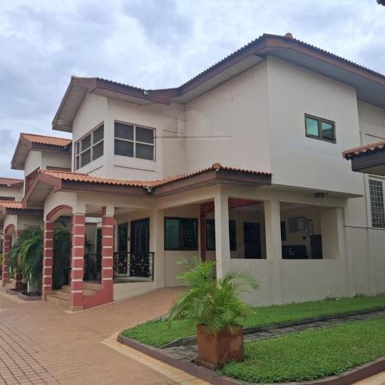 4 bedroom townhouse for rent at Cantonment - 4 bedroom House in Cantonment - Rent
