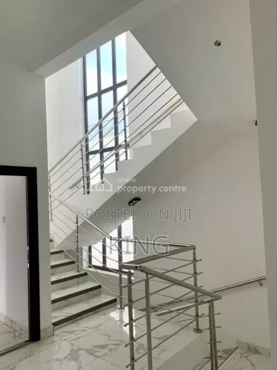 Furnished 5bdrm House in Mile 7 for sale - 5 bedroom House in Greater Accra, Achimota, Mile 7 - Sale