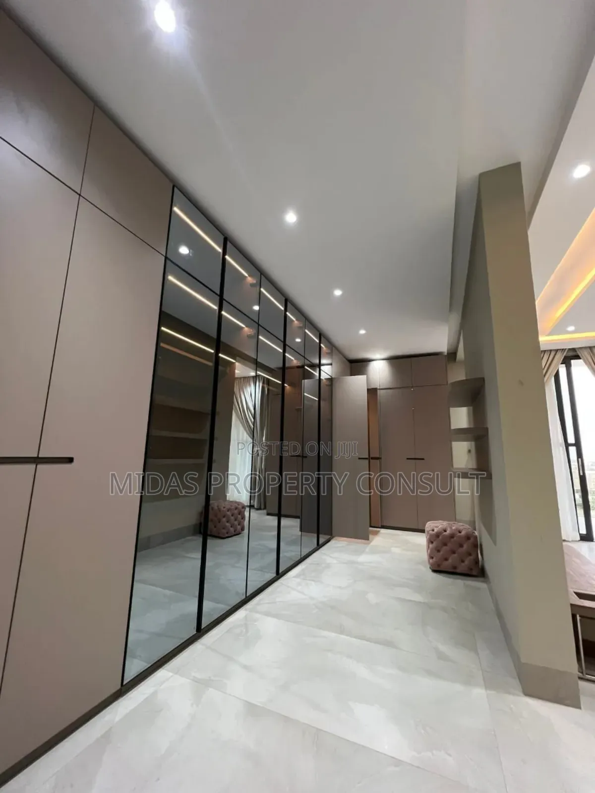 Furnished 4bdrm House in East Legon Hills, Accra Metropolitan for sale - 4 bedroom House in Greater Accra, Accra Metropolitan - Sale