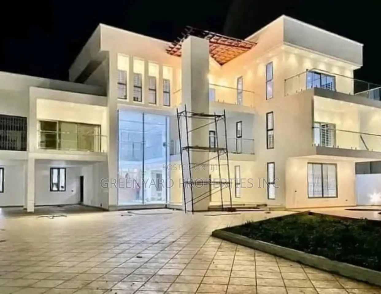 6bdrm Mansion in American House, East Legon for sale - 6 bedroom House in Greater Accra, East Legon - Sale
