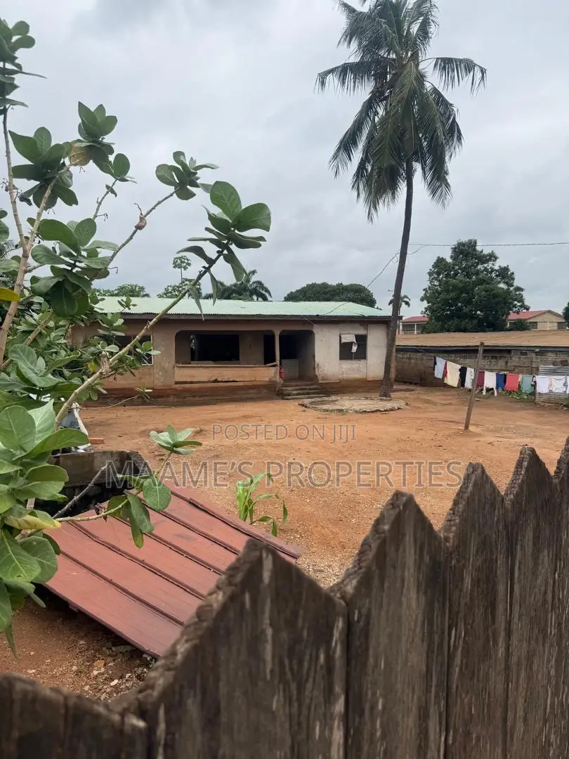 1 Plot Titled Freehold Land Forsale at Kaneshie, Prime Location - Land in Greater Accra, Kaneshie - Sale