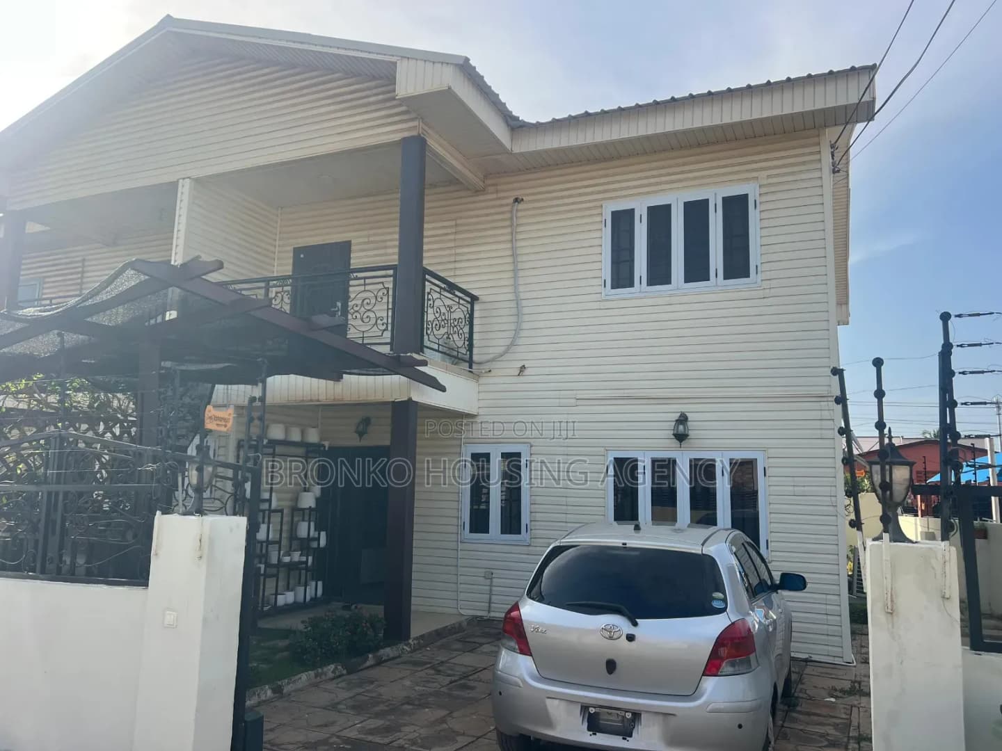 Furnished 3bdrm Townhouse / Terrace in Bronko Housing, Coca Cola - 3 bedroom House in Greater Accra, Spintex, Coca Cola - Rent