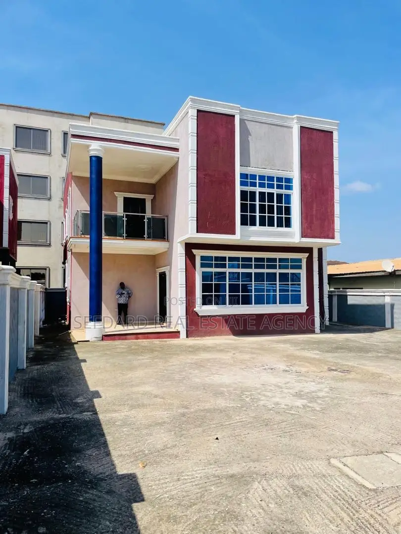 5bdrm Duplex in Sefdard Properties, Achimota for sale - 5 bedroom House in Greater Accra, Achimota - Sale