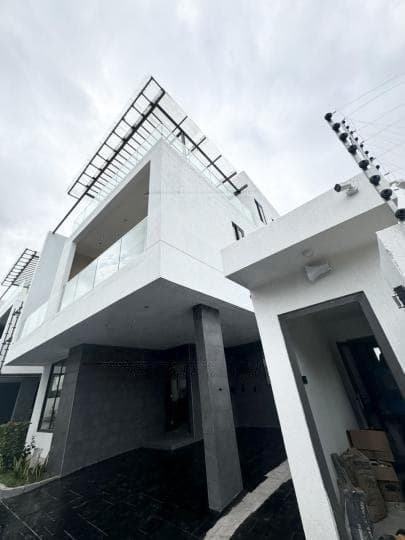 4 bedroom townhouse for sale at Cantonment - 4 bedroom House in Cantonment - Sale