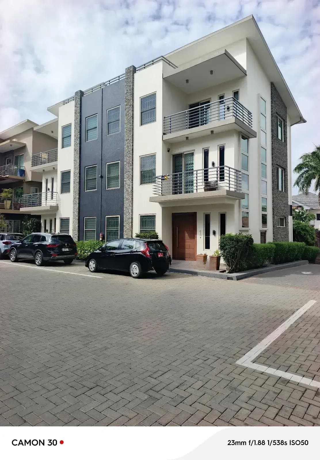 4bdrm Townhouse / Terrace in Seekers Realty, Cantonments for rent - 4 bedroom House in Greater Accra, Cantonments - Rent