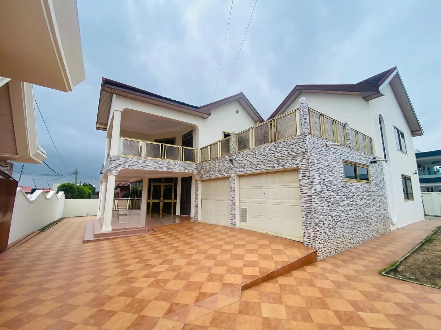 8bdrm House in East Legon, Police Station for rent - 8 bedroom House in Greater Accra, East Legon, East Legon Police Station - Rent