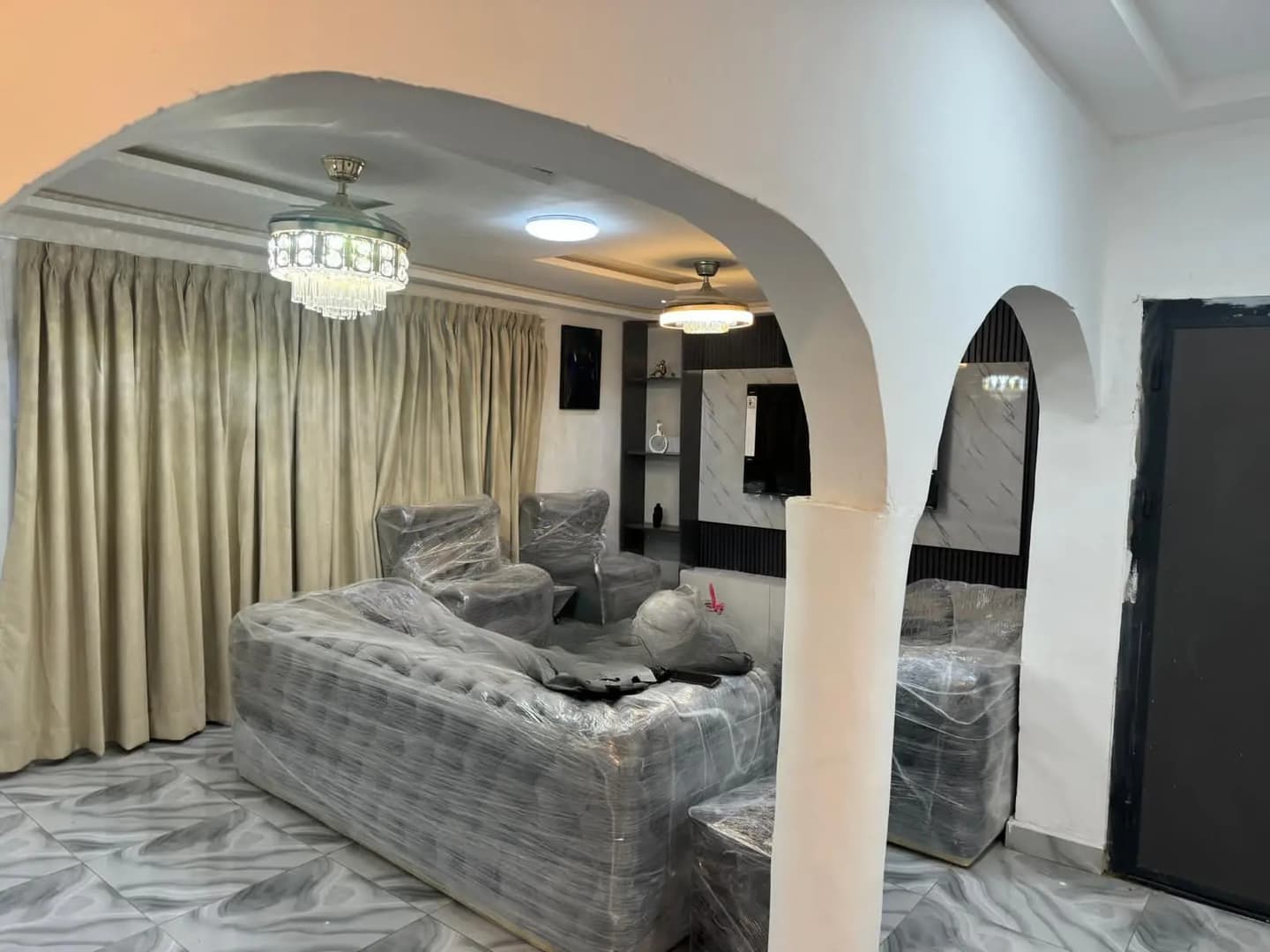 Furnished 3bdrm House in Ea Properties, Ga South Municipal for sale - 3 bedroom House in Greater Accra, Ga South Municipal - Sale