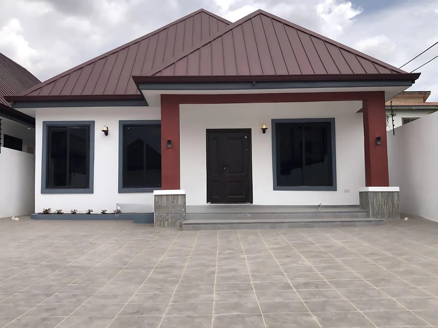 3bdrm Bungalow in Oyarifa, Accra Metropolitan for sale - 3 bedroom House in Greater Accra, Accra Metropolitan - Sale