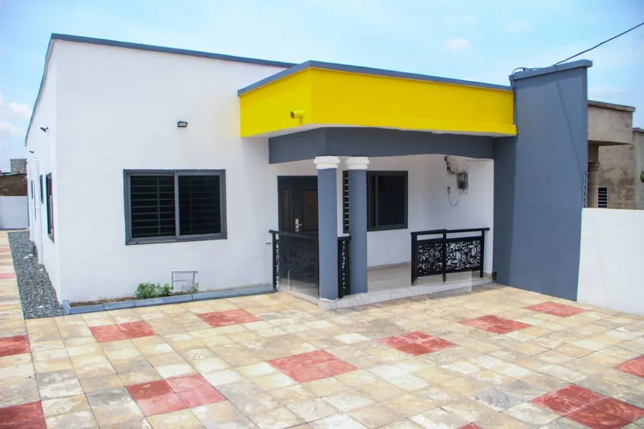 3bdrm House in Shining Star Real, Accra Metropolitan for sale - 3 bedroom House in Greater Accra, Accra Metropolitan - Sale