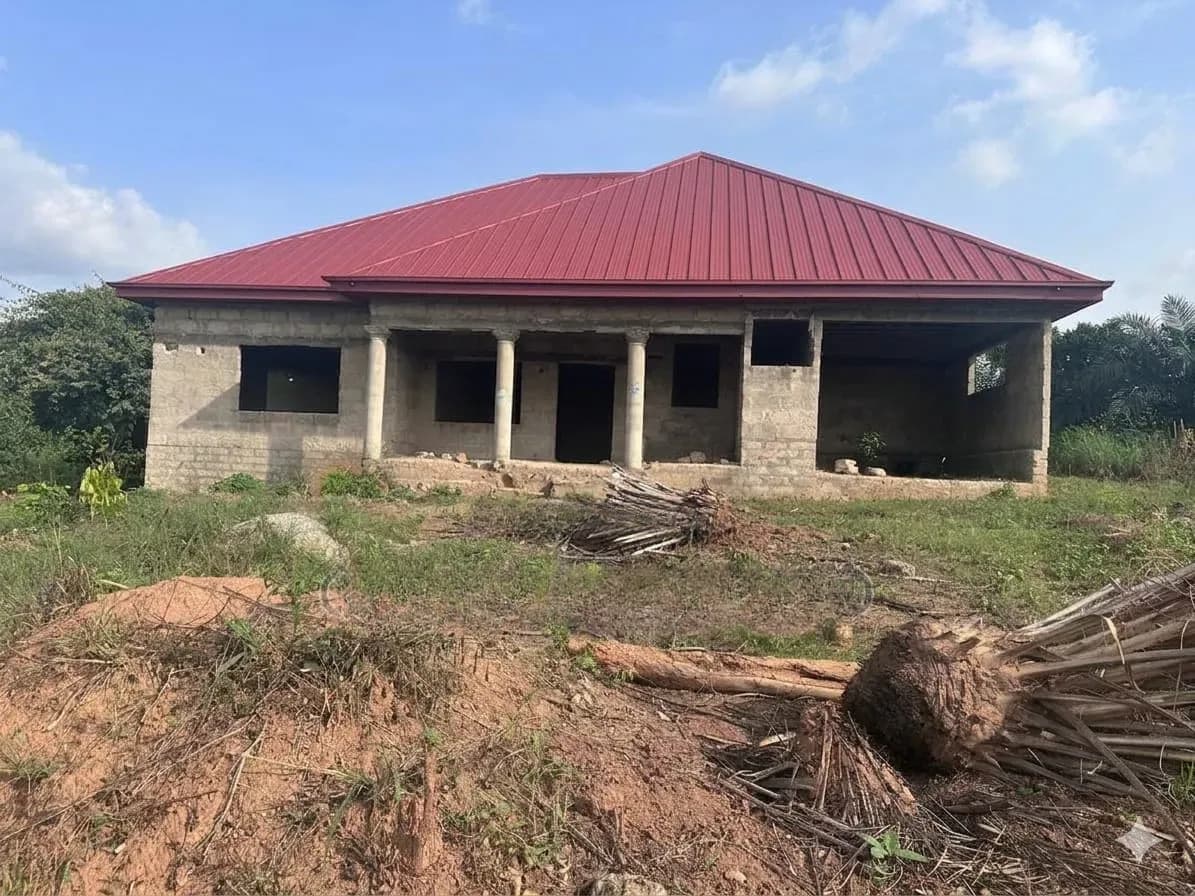 4bdrm House in Ejisu-Juaben Municipal for sale - 4 bedroom House in Ashanti, Ejisu-Juaben Municipal, 22/09 - Sale