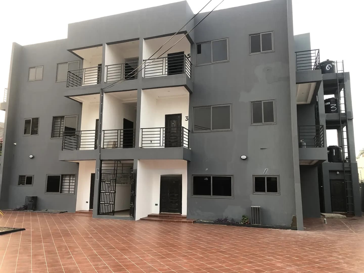 2bdrm Apartment in Adenta Amrahia, Accra Metropolitan for rent - 2 bedroom Apartment in Greater Accra, Accra Metropolitan - Rent