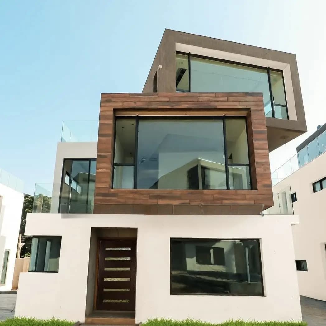 4bdrm Townhouse/Terrace in Cantonments for sale - 4 bedroom House in Greater Accra, Cantonments - Sale