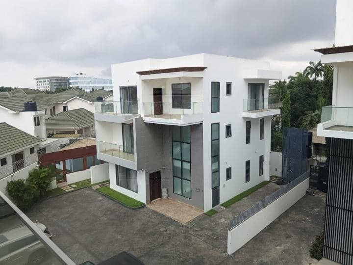 4 bedroom furnished townhouse for rent at Cantonments - 4 bedroom House in Cantonments - Rent